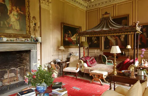 Historic Cotswolds Jacobean manor, M14
