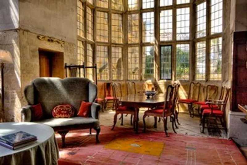 Historic Cotswolds Jacobean manor, M14 (photo 14)