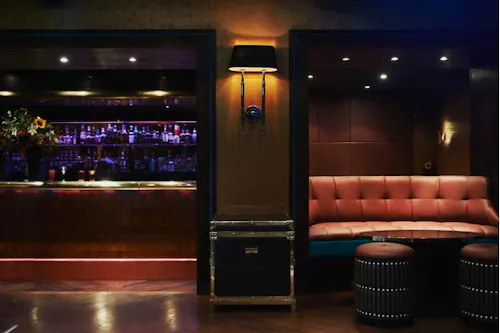 Famous Chelsea nightclub, K256