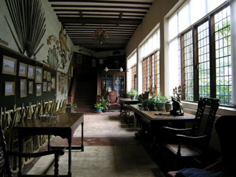 Corridor at Period Hall of Chiddingfold, M249 (photo 2)