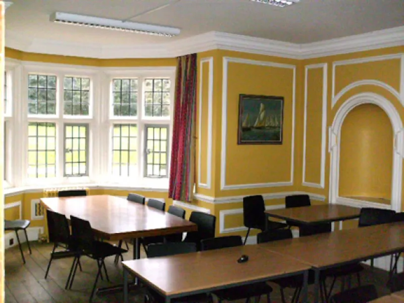 Study at Film location D1929 in Norfolk (photo 4)