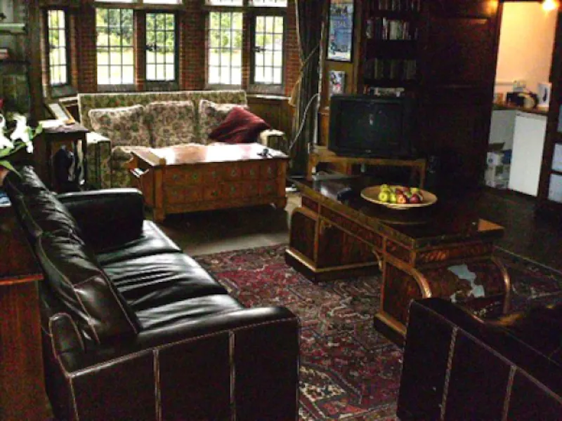 Living Room at Film location D1929 in Norfolk (photo 5)