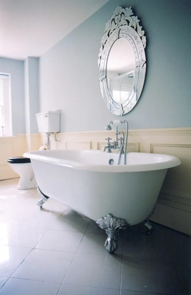 Bath - rolltop at Tunbridge Wells Georgian house, B1238 (photo 31)