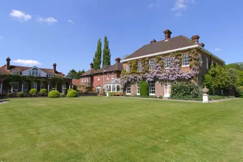 Chandler's Cross country estate, A480