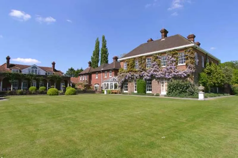Chandler's Cross country estate, A480 (photo 1)