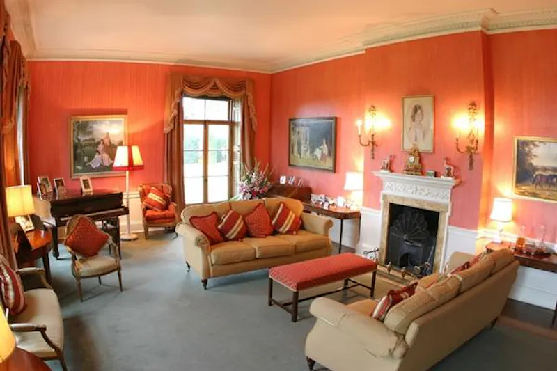 Chandler's Cross country estate, A480 (photo 3)