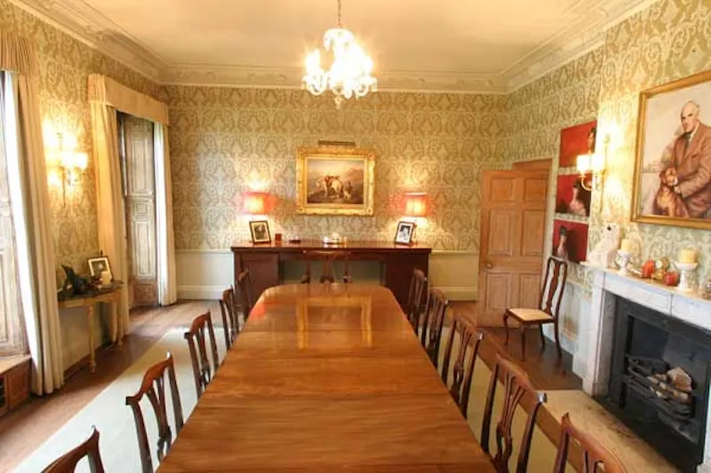 Dining room at Chandler's Cross country estate, A480 (photo 7)