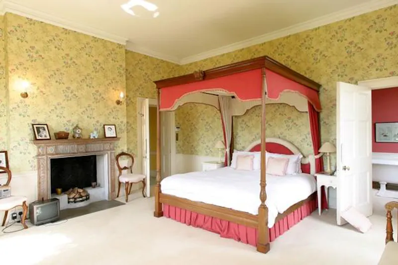 Bedroom at Chandler's Cross country estate, A480 (photo 13)