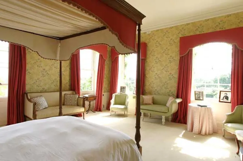 Bedroom at Chandler's Cross country estate, A480 (photo 14)