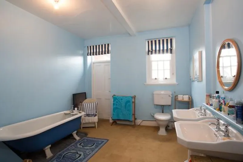 Bathroom at Chandler's Cross country estate, A480 (photo 27)