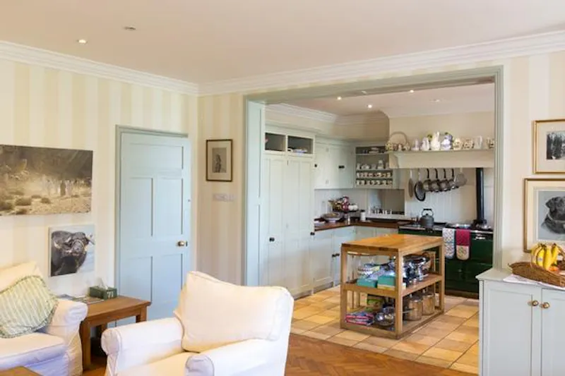 Aga at Chandler's Cross country estate, A480 (photo 28)