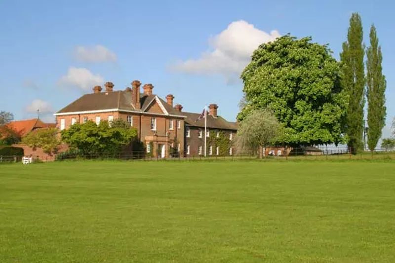 Chandler's Cross country estate, A480 (photo 55)