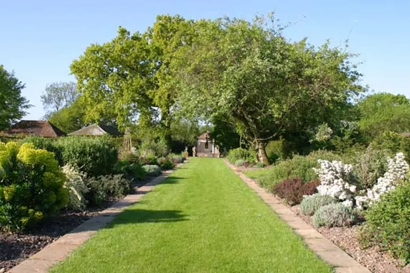 Garden at Chandler's Cross country estate, A480 (photo 56)