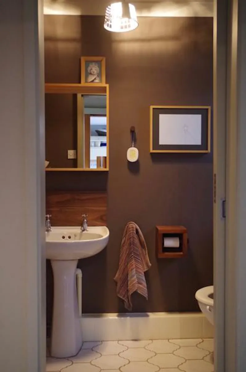 Bathroom at 60s cabin with treehouse sauna, D1965 (photo 5)