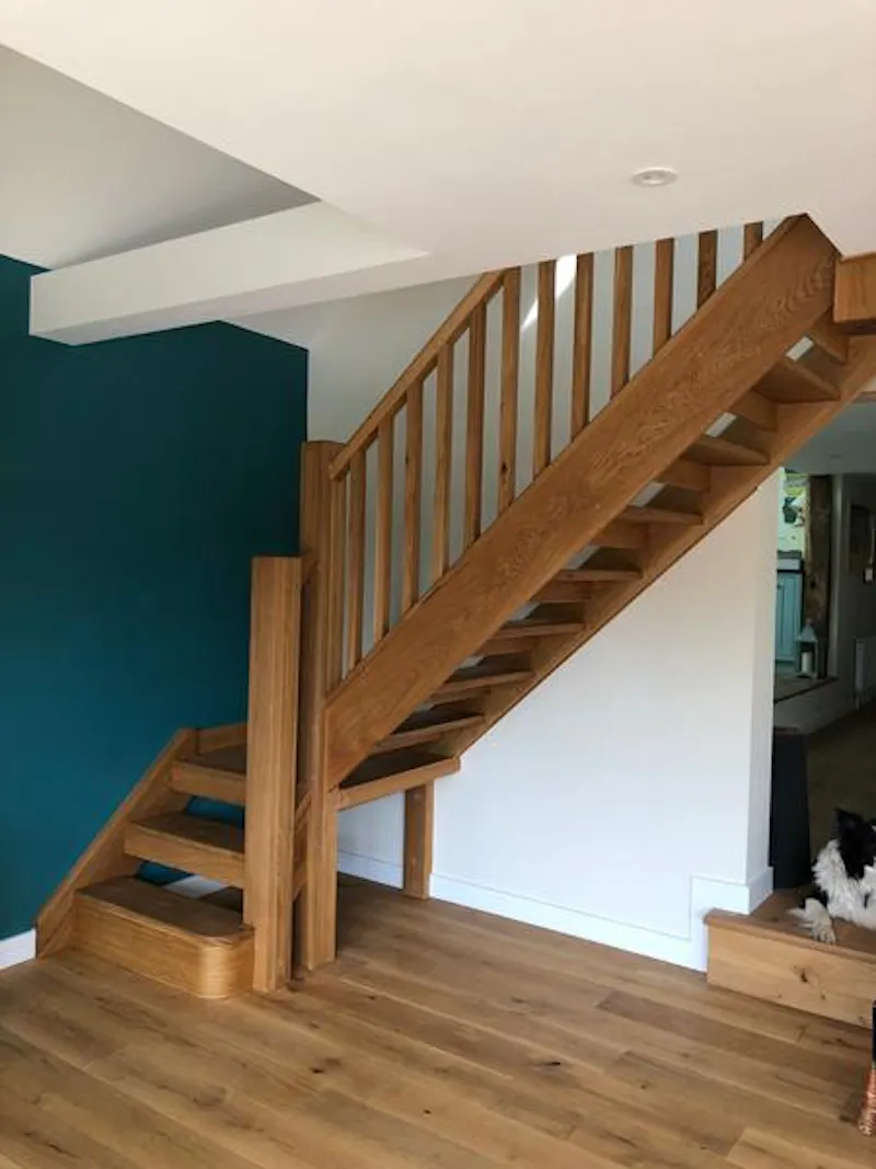 Staircase at Film location D1813 in Middlesex (photo 11)