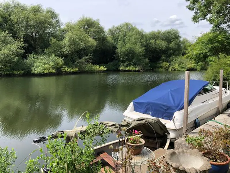 Lake at Film location D1813 in Middlesex (photo 32)
