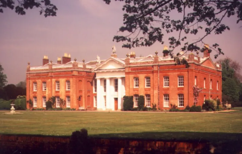 Palladian stately in Winchester, A151 (photo 2)
