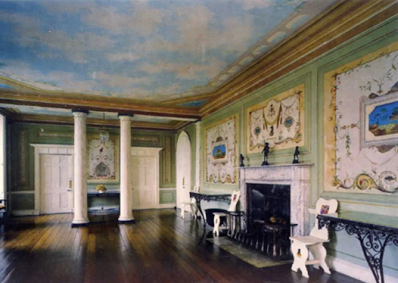 Drawing room at Palladian stately in Winchester, A151 (photo 10)