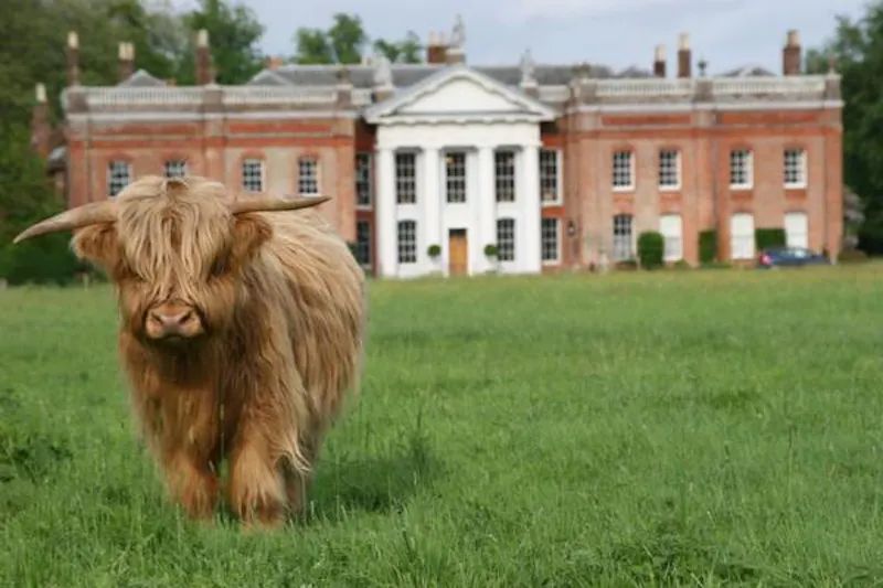 Palladian stately in Winchester, A151 (photo 1)