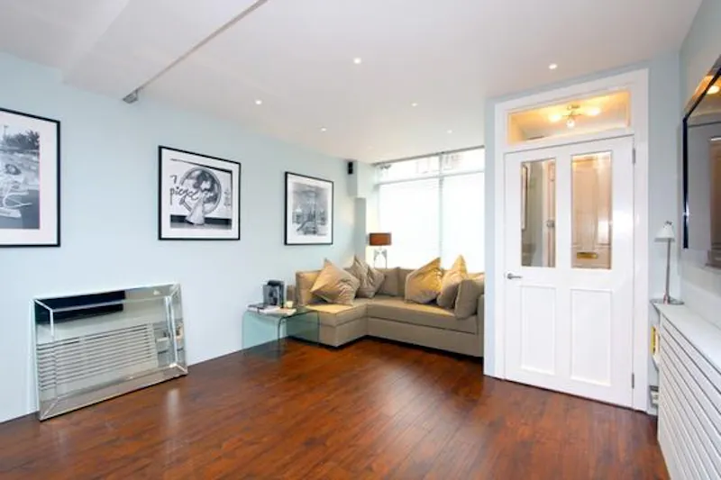 Contemporary Soho mews house, K286 (photo 2)