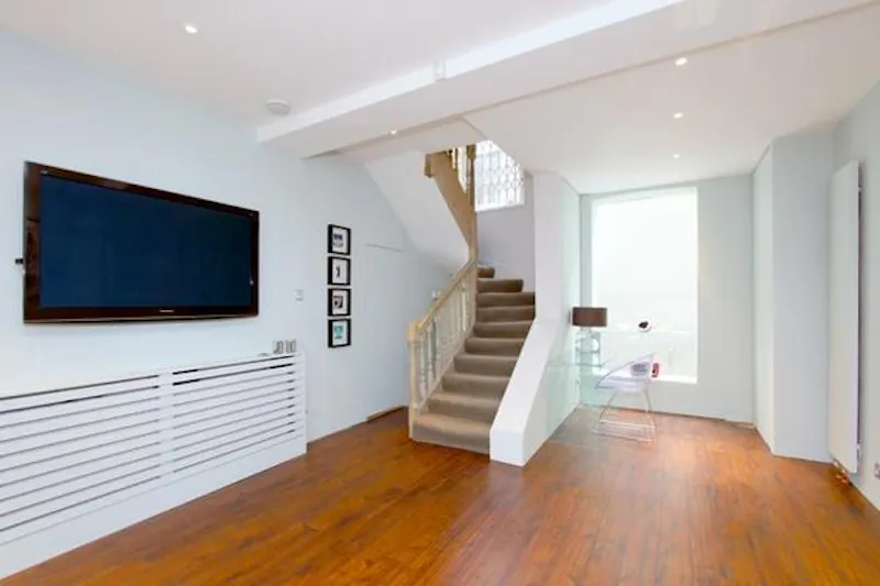 Staircase at Contemporary Soho mews house, K286 (photo 3)