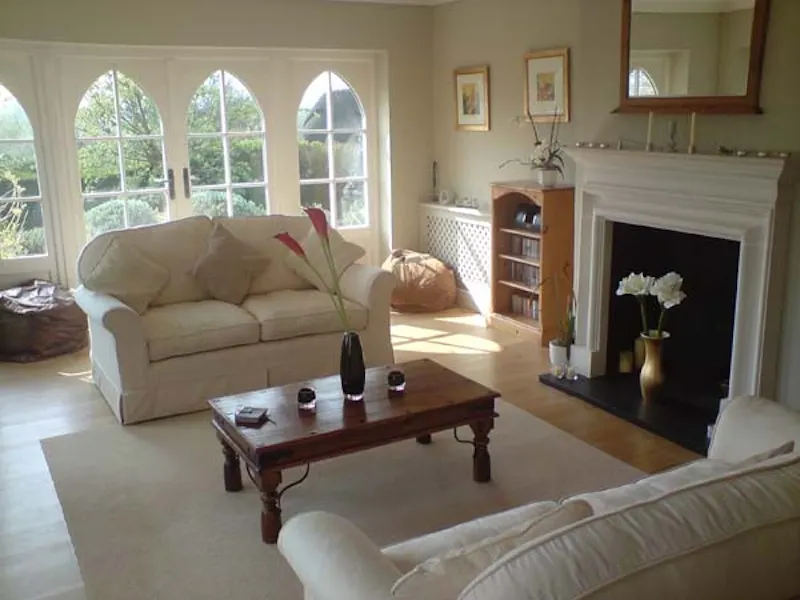 Fireplace at Film location D1983 in West Sussex (photo 3)