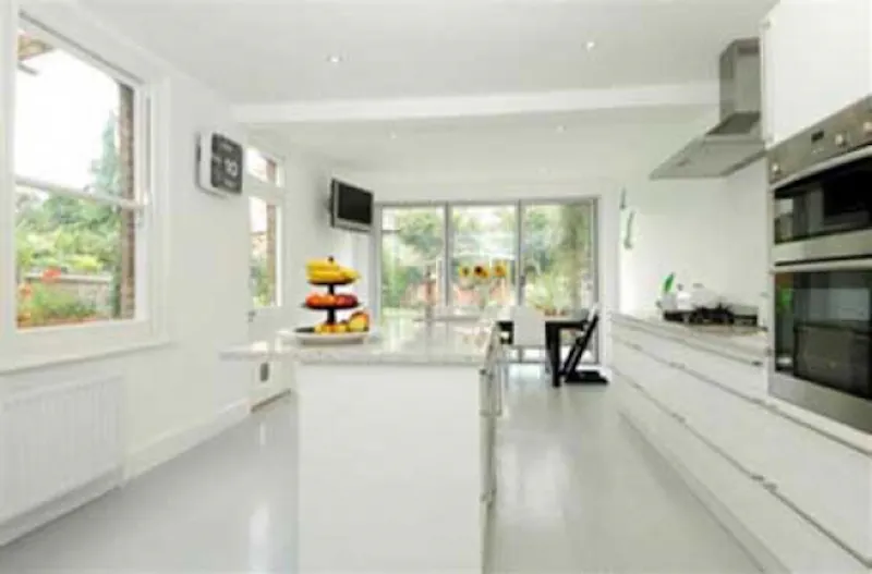 Open plan at Semi-detached home in Dulwich, E295 (photo 7)