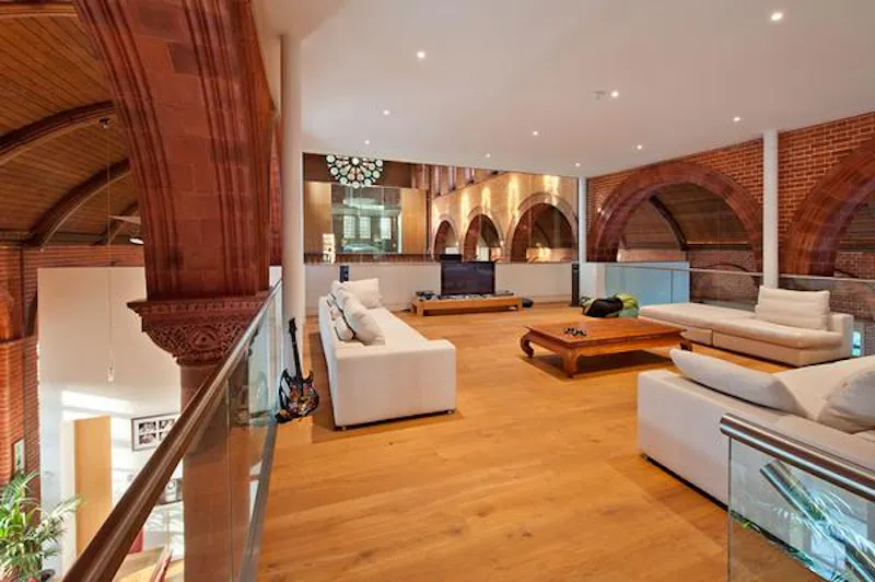 Exposed brick at Converted Petersham church , K247 (photo 7)