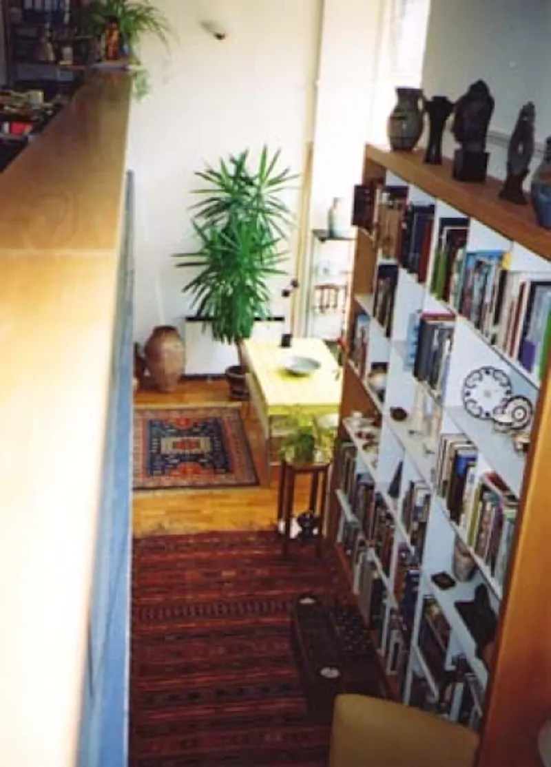 Library at Bohemian Camberwell apartment , F634 (photo 5)