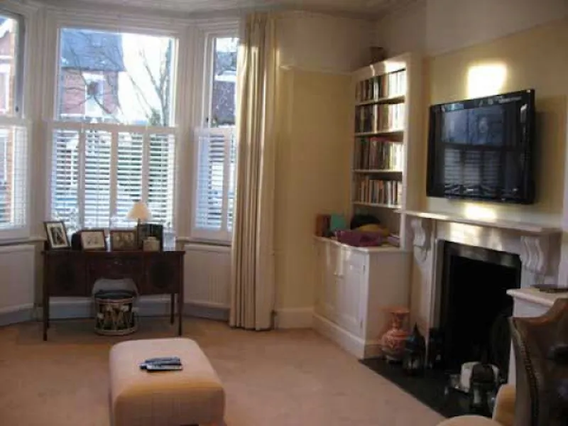 Detached Kew house, B17 (photo 4)