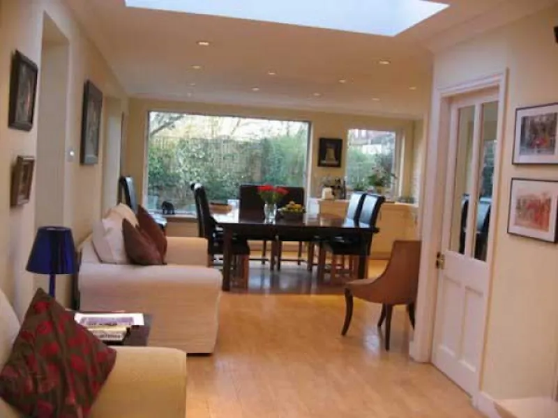 Detached Kew house, B17 (photo 7)
