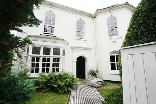 Gothic Wimbledon Lodge, B59