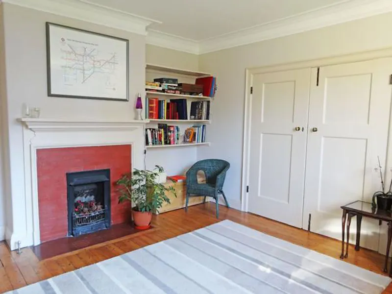Homely Ealing vicarage, B868 (photo 4)