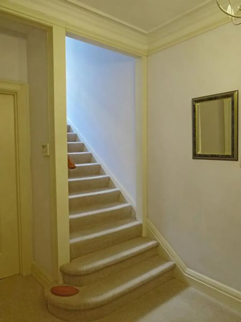 Staircase at Homely Ealing vicarage, B868 (photo 13)