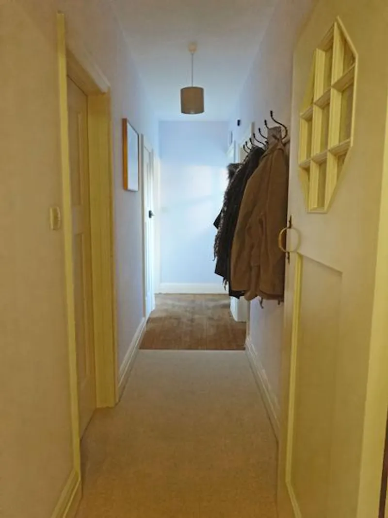 Entrance hall at Homely Ealing vicarage, B868 (photo 3)