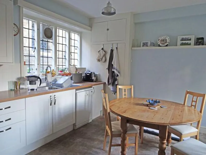 Kitchen at Homely Ealing vicarage, B868 (photo 9)