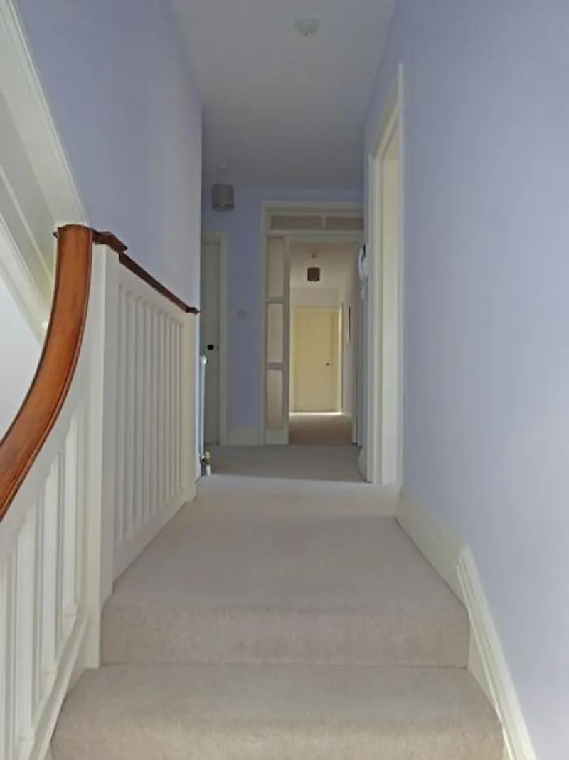 Homely Ealing vicarage, B868 (photo 17)