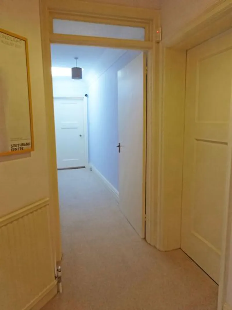 Homely Ealing vicarage, B868 (photo 22)