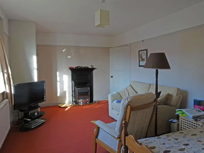 Homely Ealing vicarage, B868 (photo 26)