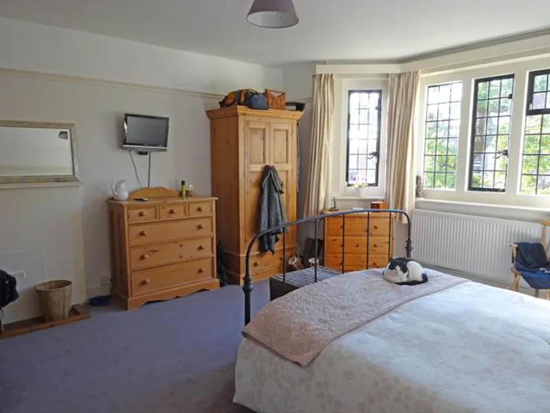 Homely Ealing vicarage, B868 (photo 28)