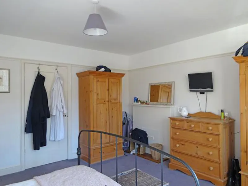 Homely Ealing vicarage, B868 (photo 29)