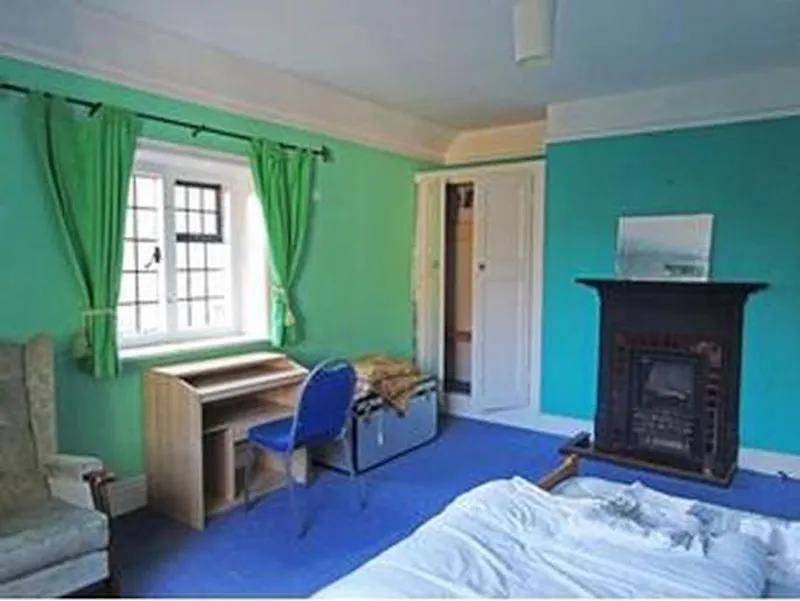 Homely Ealing vicarage, B868 (photo 34)