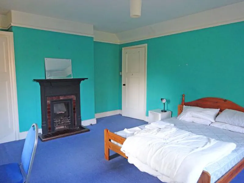 Homely Ealing vicarage, B868 (photo 35)