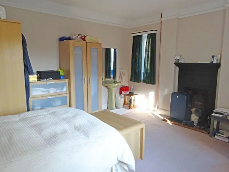 Homely Ealing vicarage, B868 (photo 36)