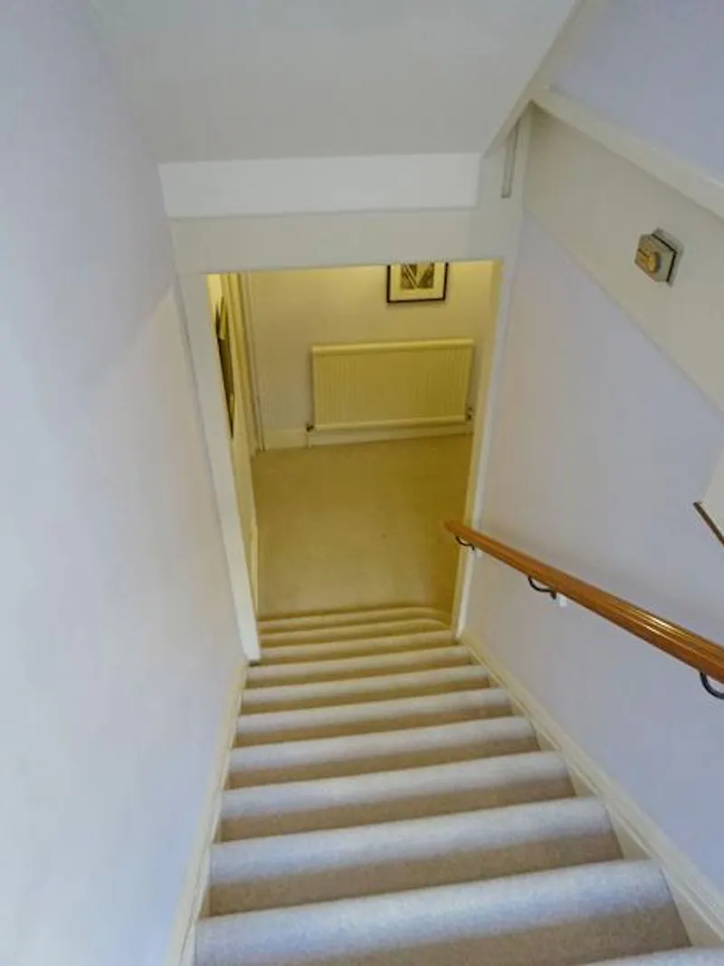 Homely Ealing vicarage, B868 (photo 41)