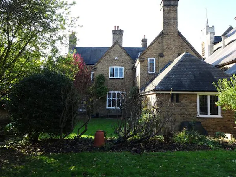 Homely Ealing vicarage, B868 (photo 48)