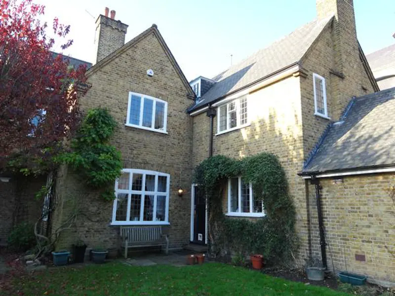 Homely Ealing vicarage, B868 (photo 51)