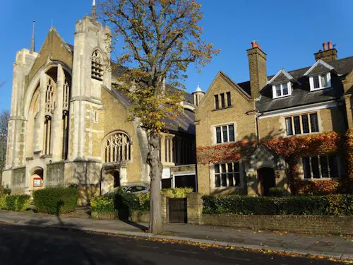 Homely Ealing vicarage, B868