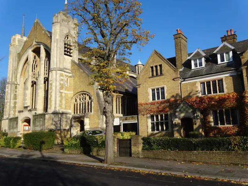 Homely Ealing vicarage, B868 (photo 2)