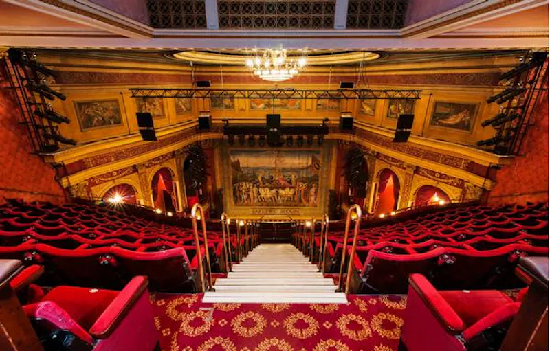 Central London theatre, P571 (photo 4)